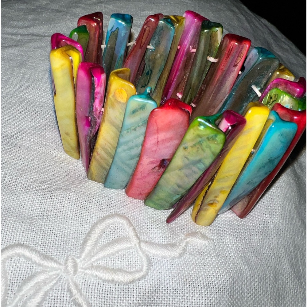 Stretch shell colorful‎ bracelet size 7